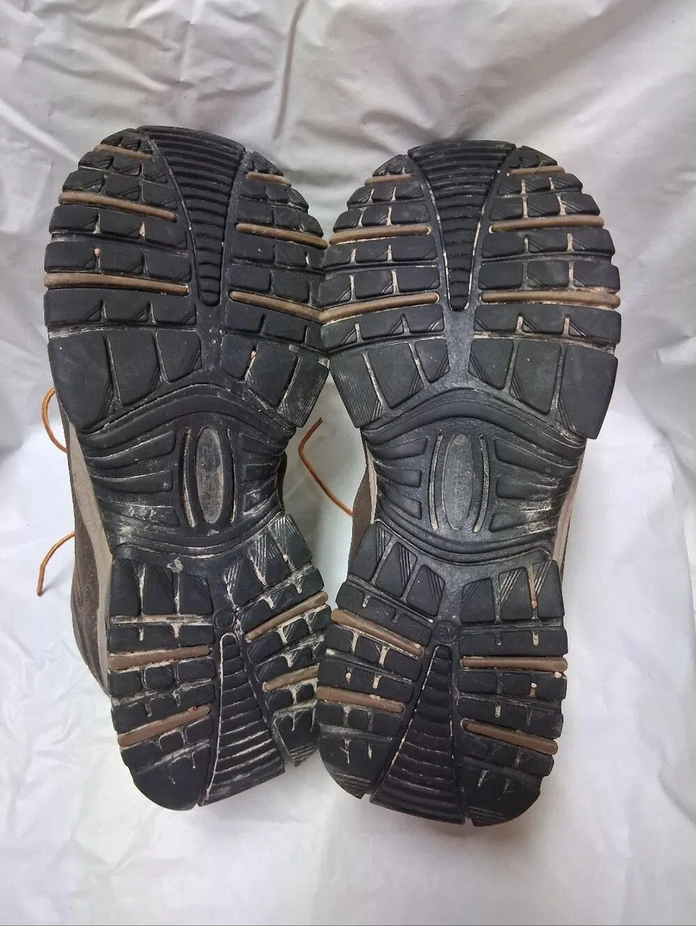 Skechers Men’s Brown Athletic Hiking Shoes with Yellow Laces Size 12 Preowned